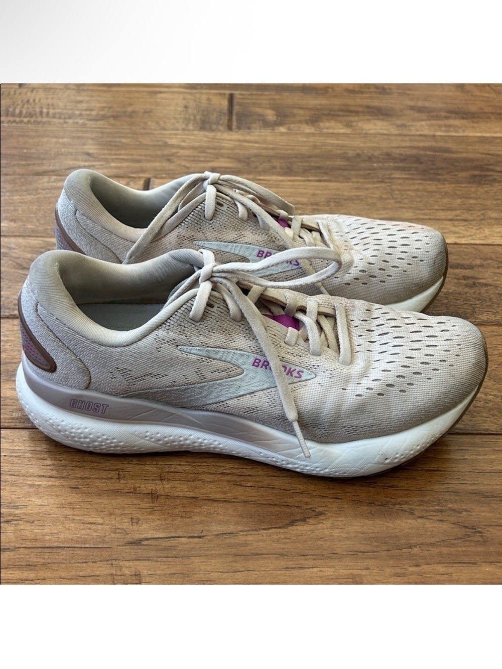 Brooks Ghost 16 Cushioned Road Running Shoes Light Pink Womens Size 7.5